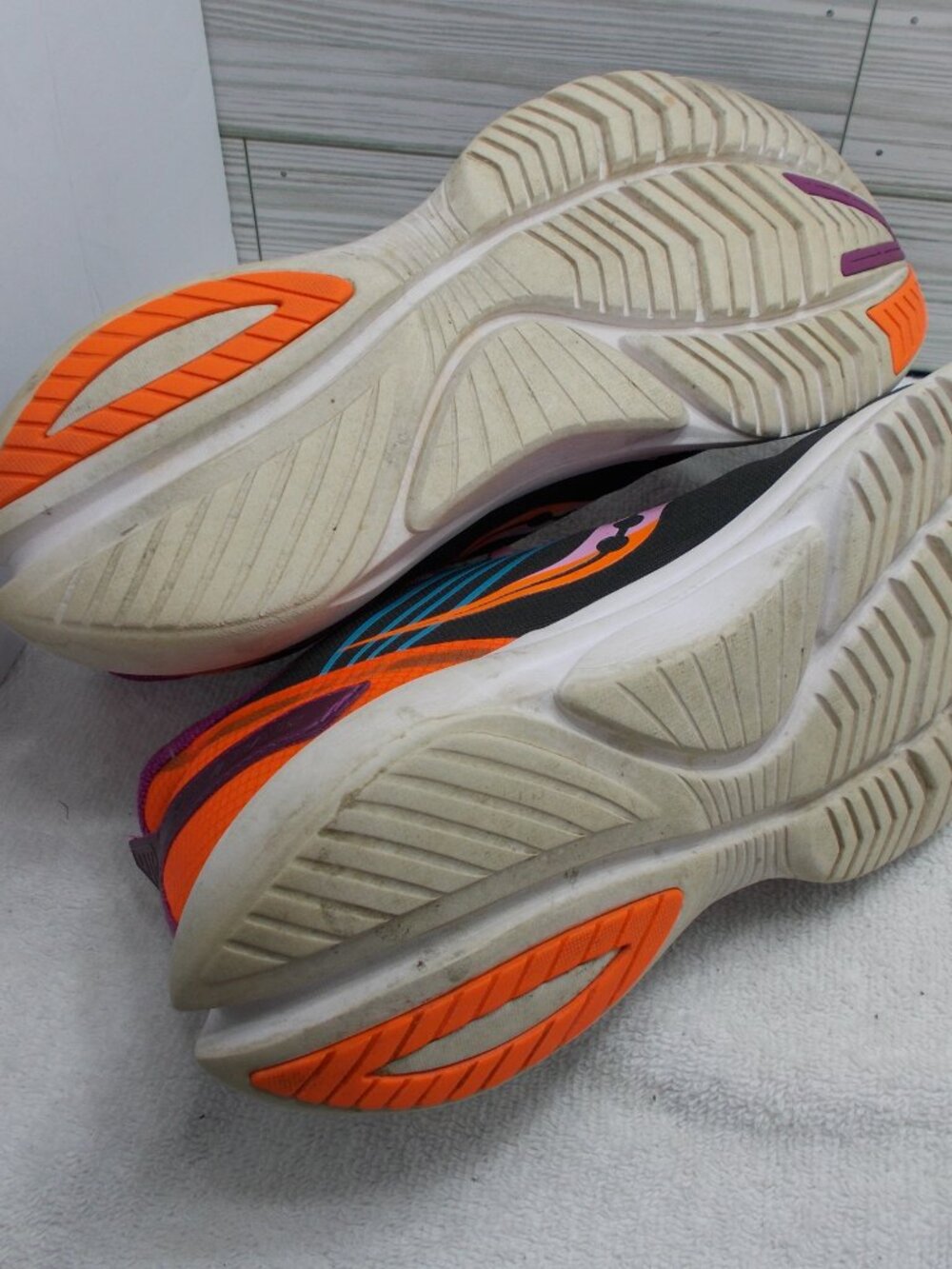 Saucony Kinvara 12 S10619-25 Womens 9.5 Running Shoes - Picture 5 of 5